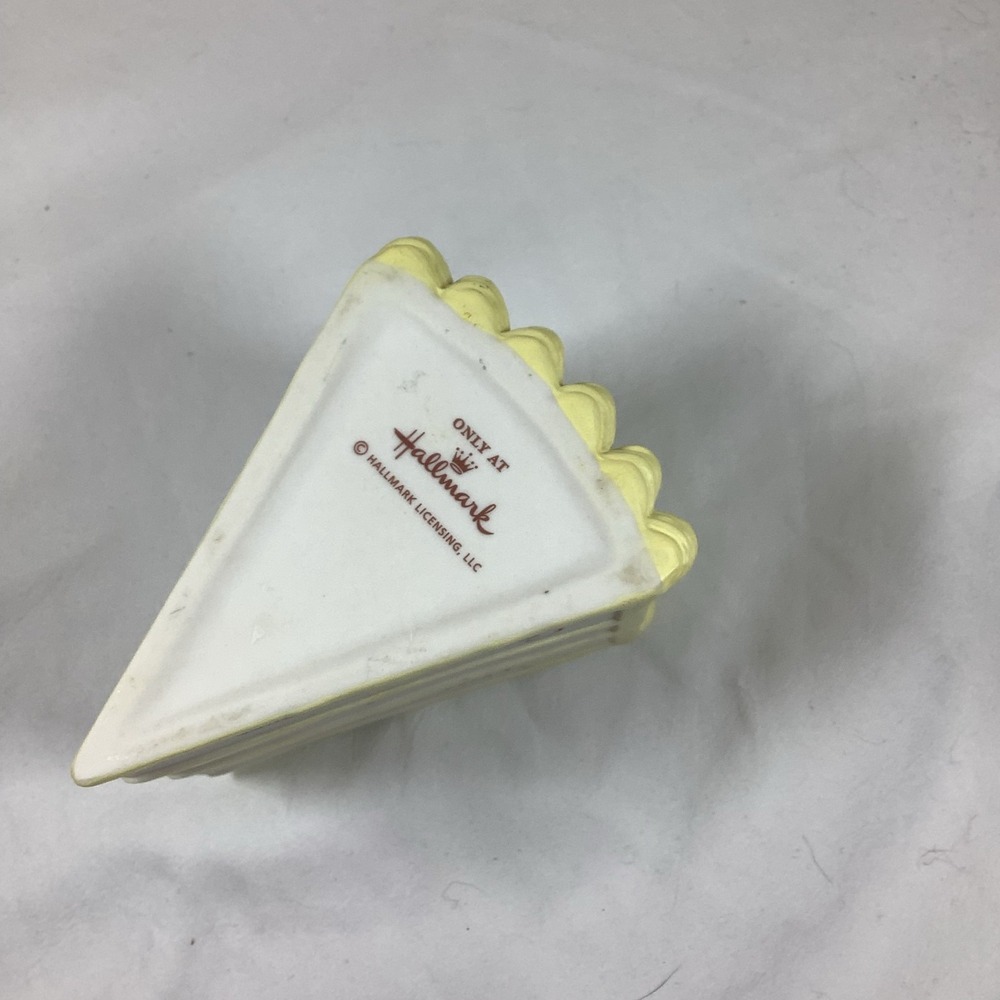 Hallmark Porcelain Trinket Box Cake Slice Yellow Daisy Love Keepsake - Picture 6 of 6